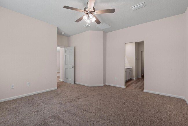 Building Photo - 46 Poplar Dr