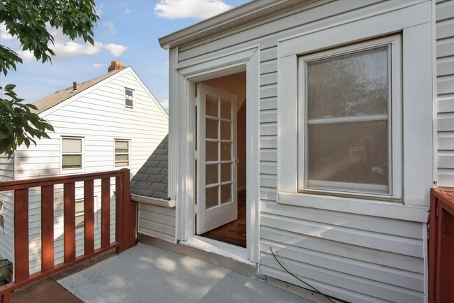 Building Photo - 3902 E Antisdale Rd