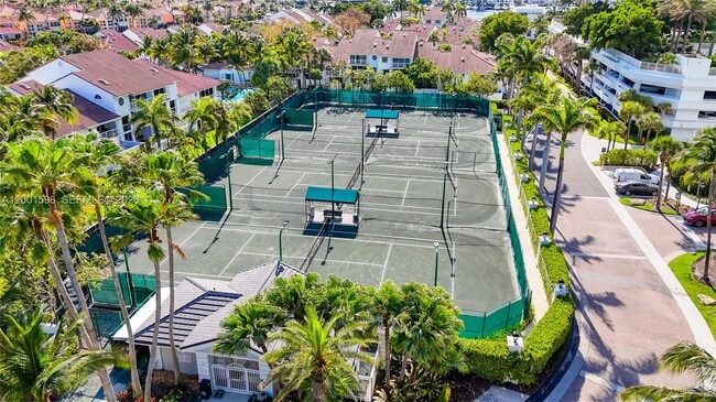 Building Photo - 21050 Point Pl