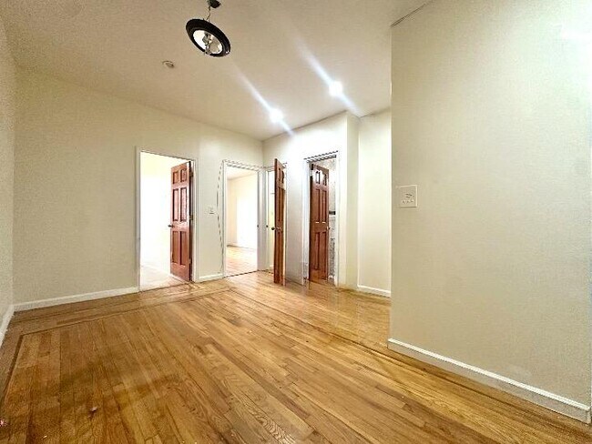 Floorplan - 30 Dongan Place