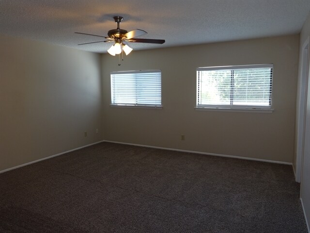 Building Photo - 4611 Camas