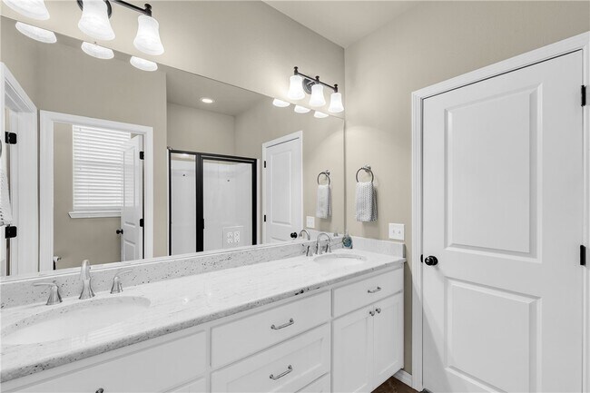 Building Photo - 442 SW Glover St