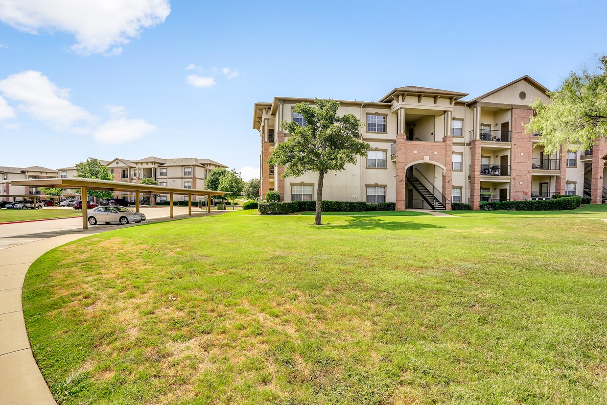 Falcon Lakes Arlington