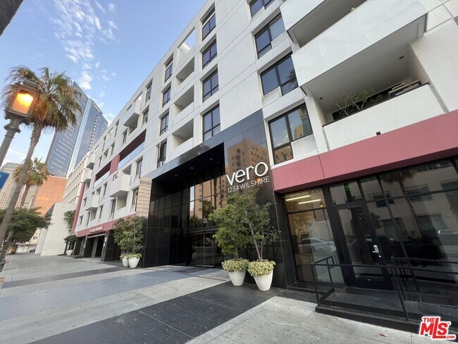Building Photo - 1234 Wilshire Blvd