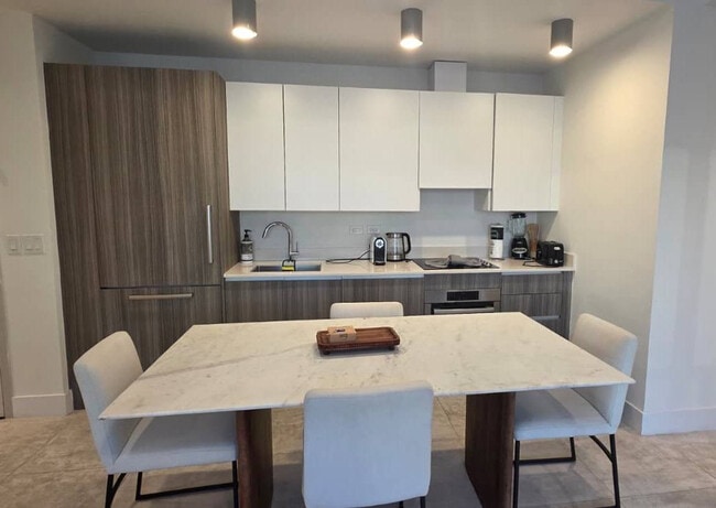 Building Photo - 239 SW 9th St