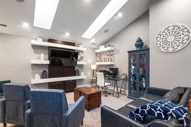 Building Photo - 4 Goldman Ct