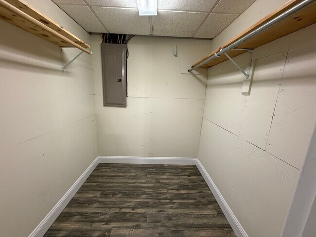 Building Photo - 1212 Agnes Street, Unit B - Cozy Studio Apartment in Charlottesville!