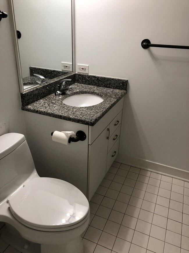 Building Photo - 411 W Ontario St