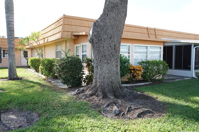 Building Photo - 1801 Bedford Ln