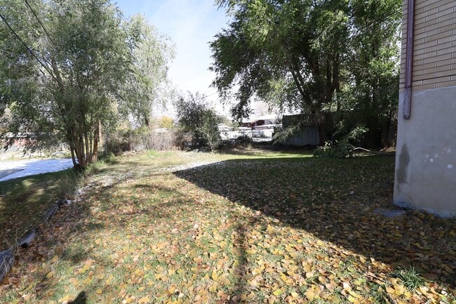 Building Photo - 565 E 200 N