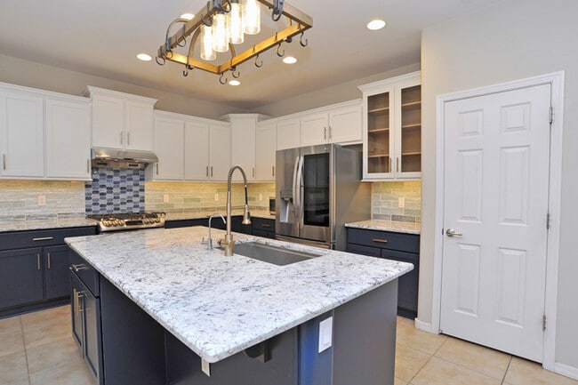 Building Photo - 4 Bedroom, 2.5 Bathroom in Oro Valley