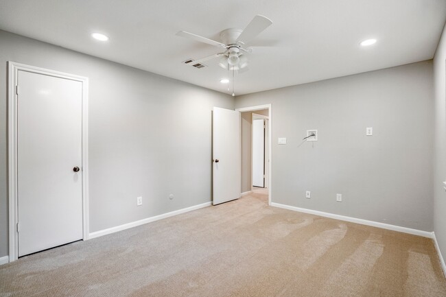 Building Photo - 7607 Wycomb Ln