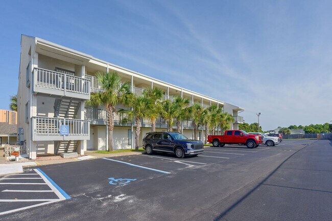 Building Photo - 17614 Front Beach Rd