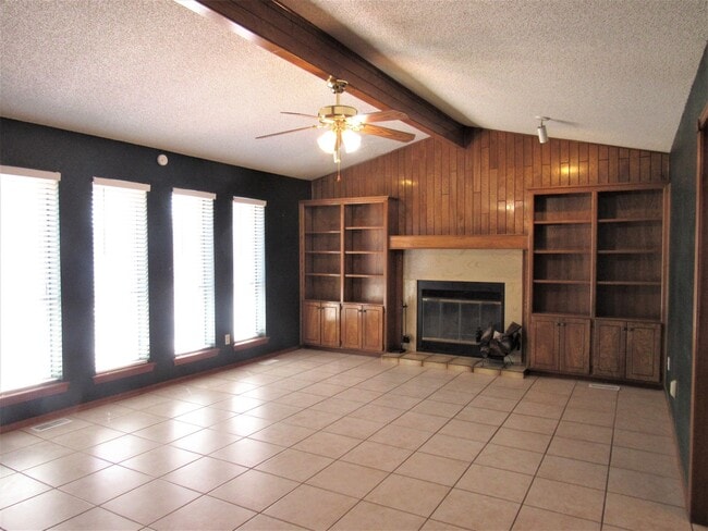 Building Photo - 10432 Fairfax Ln