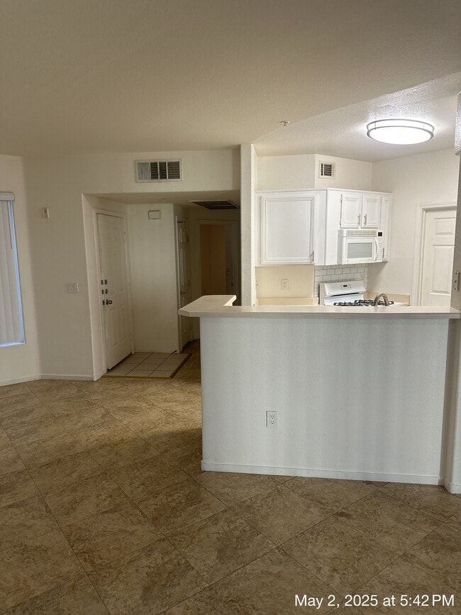 Building Photo - 7119 N Durango Dr