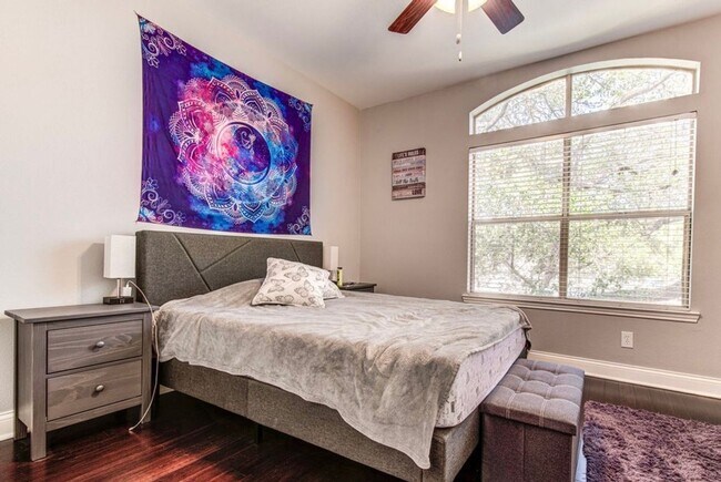Building Photo - $1,750/mo – 2BR/1BA Condo in Northwest Aus...