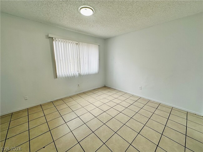 Building Photo - 3620 Ala Dr