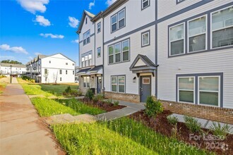Building Photo - 1508 Blanche St