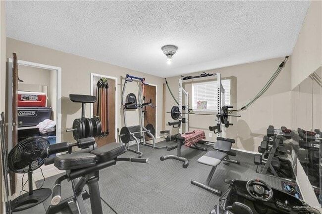 Building Photo - 1104 Fern Ave