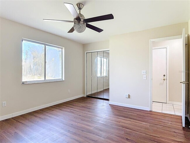 Building Photo - 289 Gull Dr S