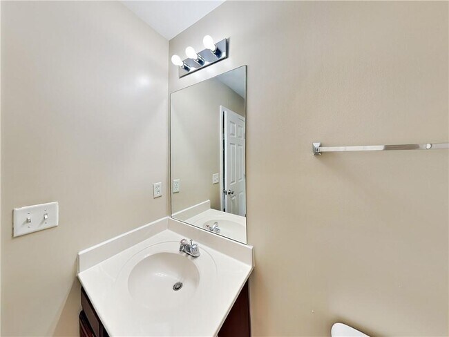 Building Photo - 618 Maltese Dr