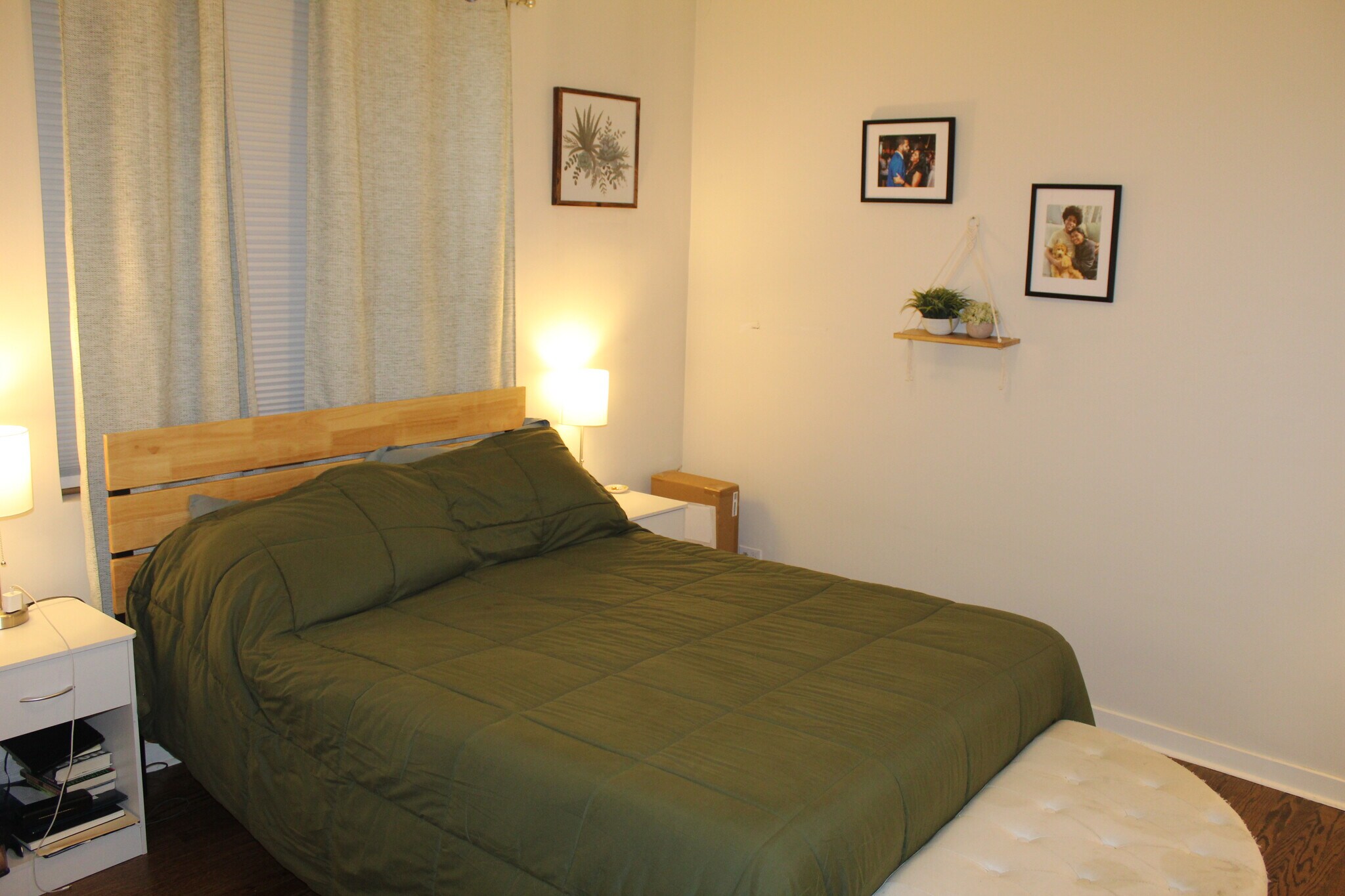 master bedroom - 946 W Fry St