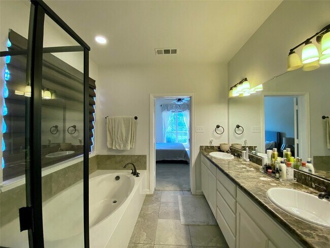 Building Photo - 1150 Amy Dr