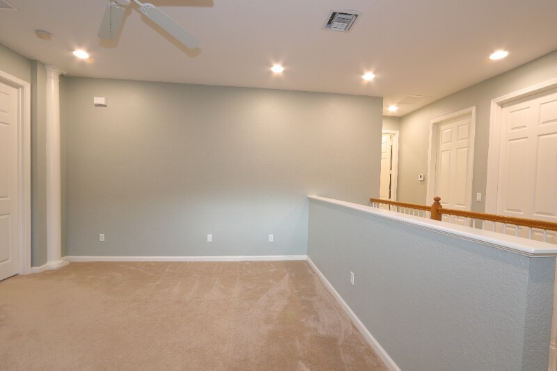 Building Photo - 407 SW Walking Path