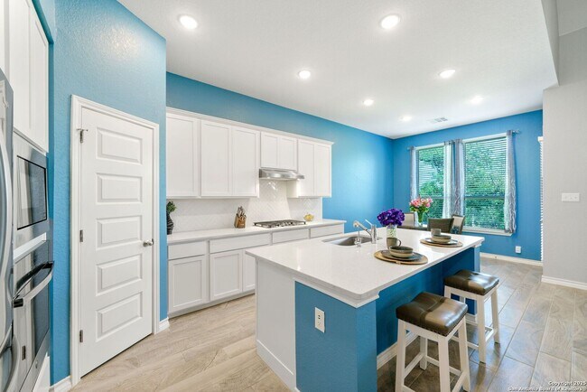 Building Photo - 4 Bedroom/3 Bath Ventana Subdivision