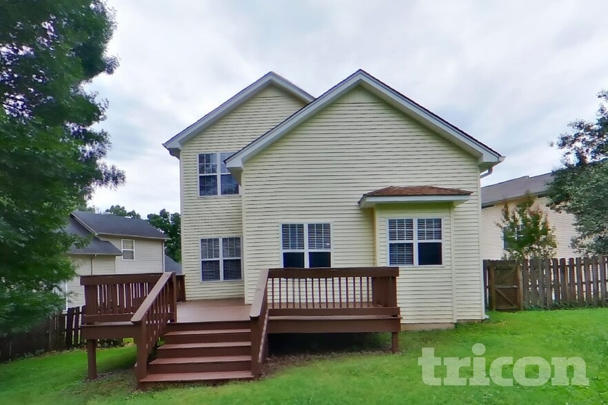 Building Photo - 5713 Briarwick Ct