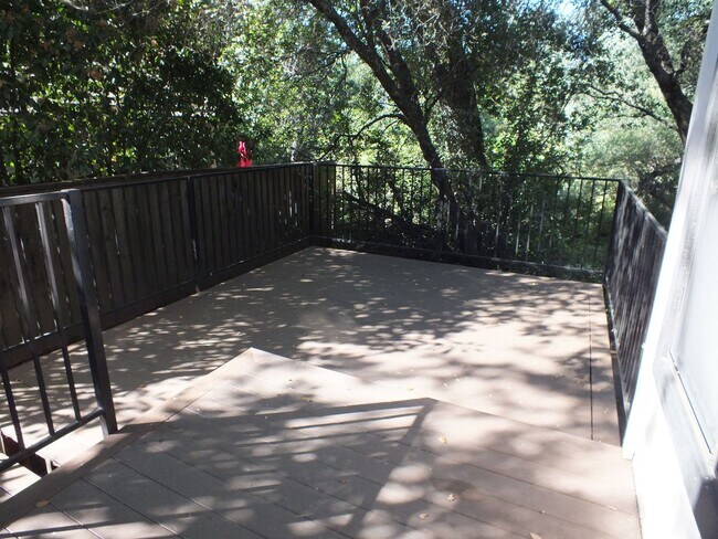 Building Photo - Cameron Park 2/2 1600 sf hidden gem!