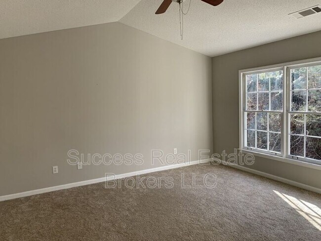 Building Photo - 11020 Egmont Dr