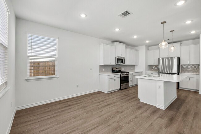 Building Photo - 5304 Jason Dr