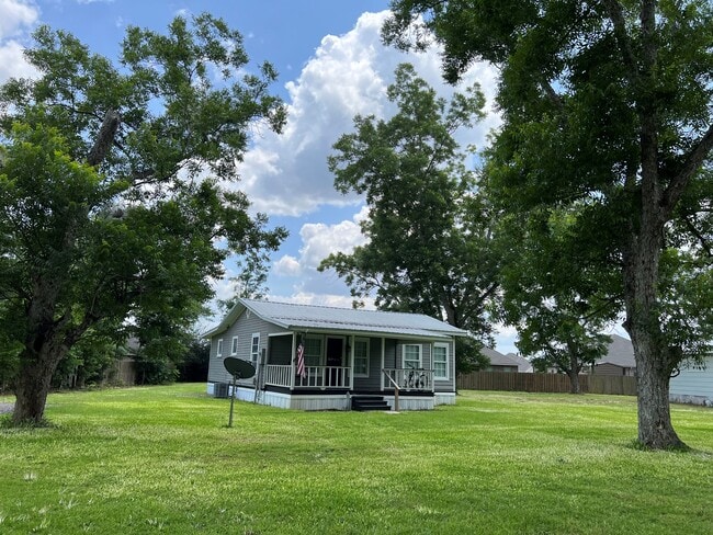 Primary Photo - 14742 South Blvd