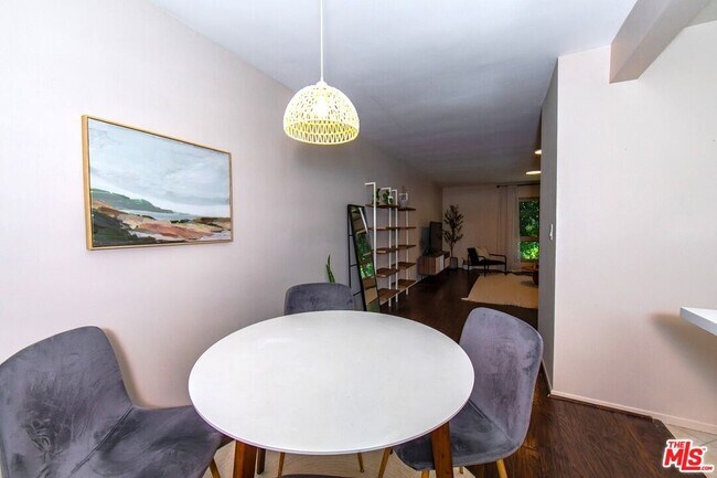 Building Photo - 6001 Canterbury Dr