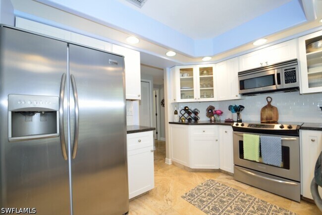 Building Photo - 28076 Cavendish Ct