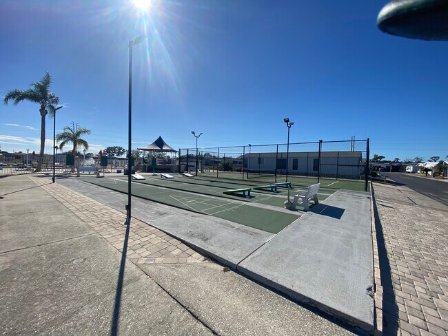 Building Photo - 435 Cary Ln