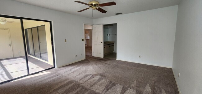 Building Photo - 1801 1801 E Lake Rd