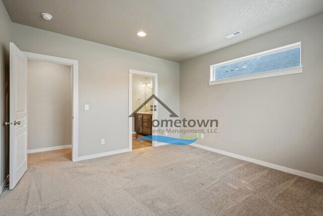 Building Photo - 3 Bedroom 2 Bath Home with 2-Car Attached ...