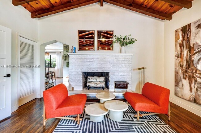 Building Photo - 991 NE 82nd St