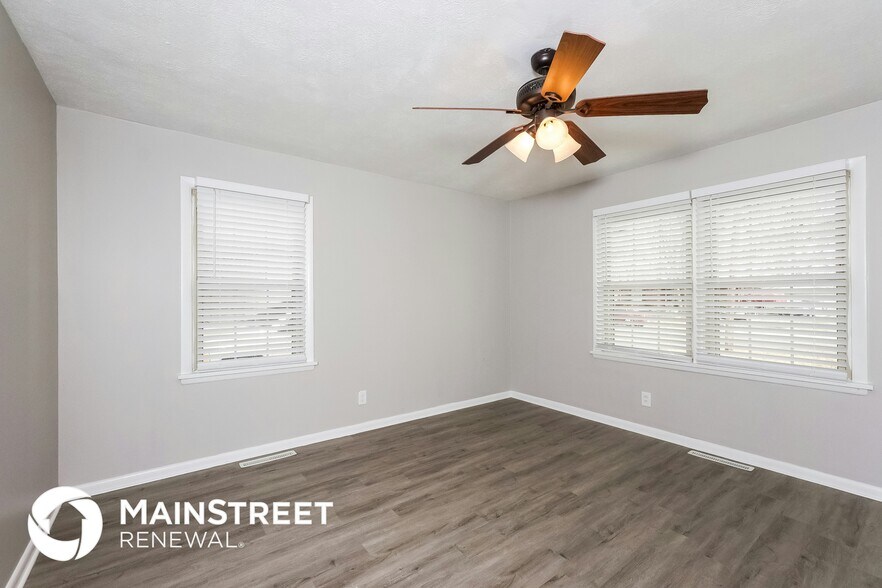 Building Photo - 7706 Poinsettia Dr