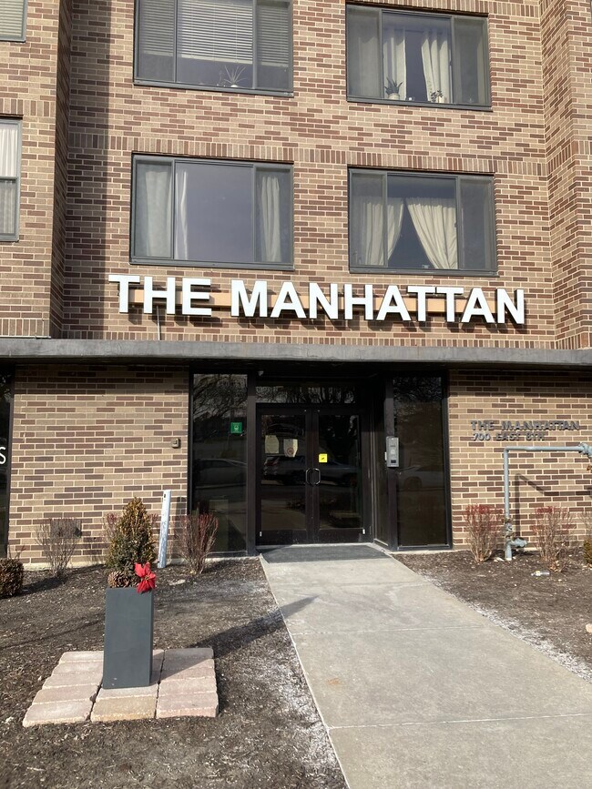 Entrance - 700 E 8th St