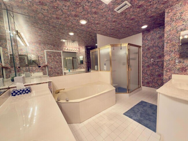 Building Photo - 7922 Sandy Pointe Dr
