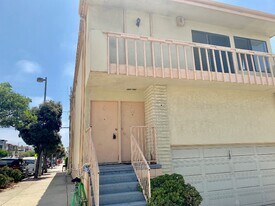 Building Photo - 1411 Manhattan Ave