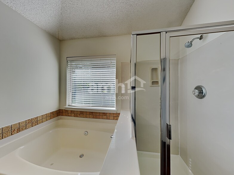 Building Photo - 4763 Asherton Pl NW