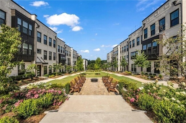 Building Photo - 552 Ember Ln NW