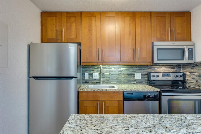 Building Photo - 7685 Northcross Dr