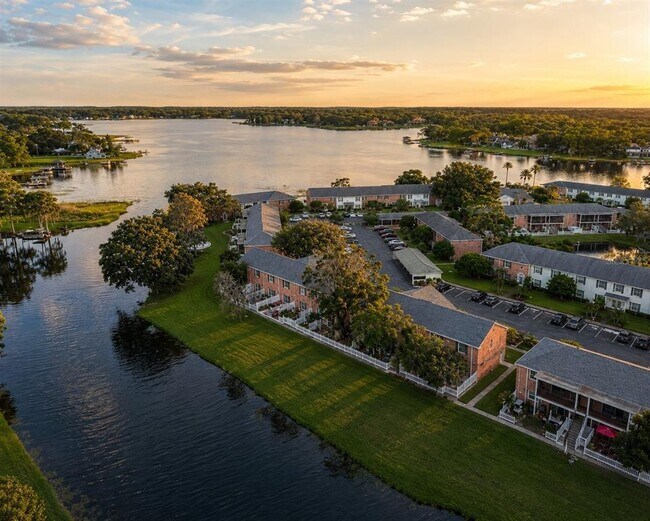 Building Photo - 13816 Orange Sunset Dr