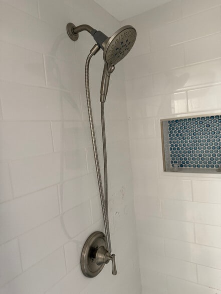 Building Photo - 89 Monroe St