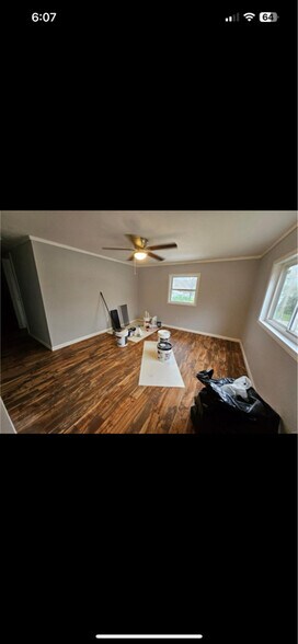 Building Photo - 3600 Falling Springs Rd